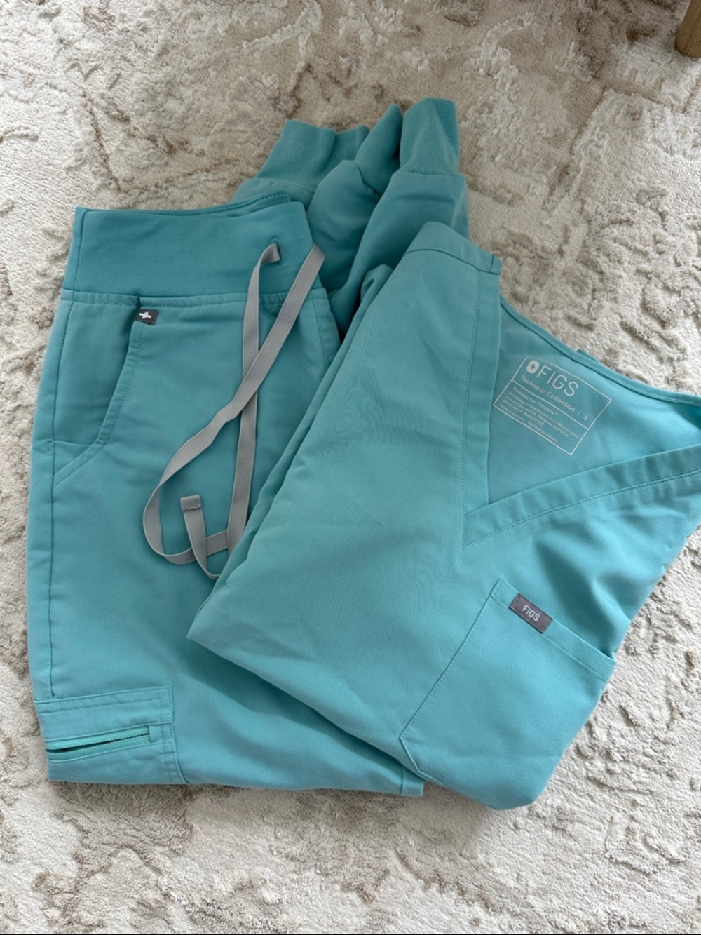 FIGS Seafoam Green Scrub Top & Drawstring Pants